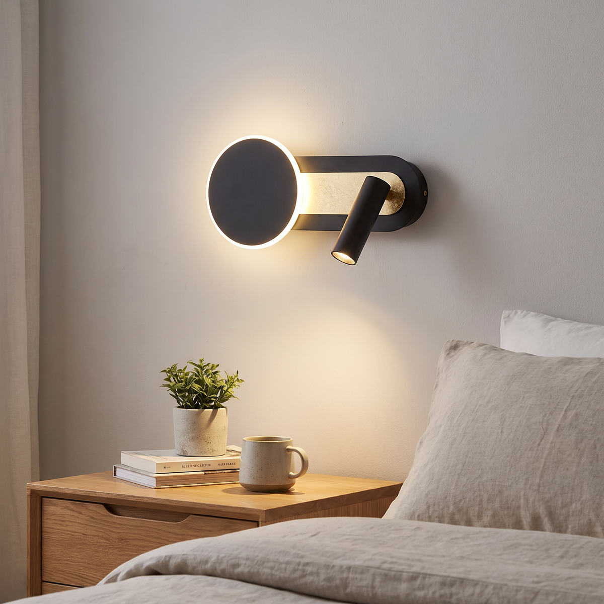 HaloBeam Wall Light